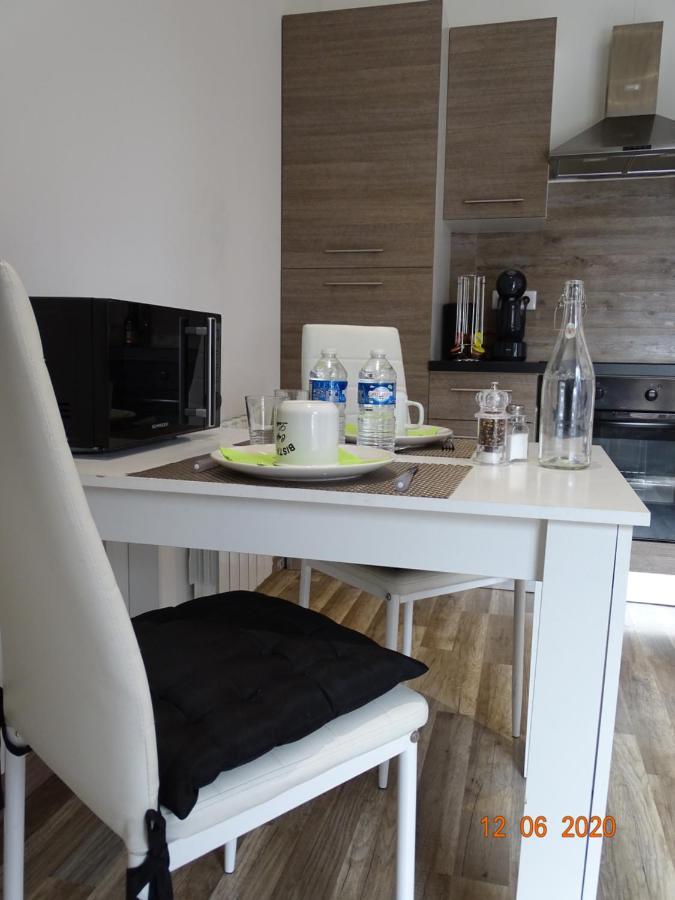 Legend- Parking Prive Gratuit- Terrasse Privee- Wifi - Convert - Alimentec Bourg-en-Bresse Exterior photo