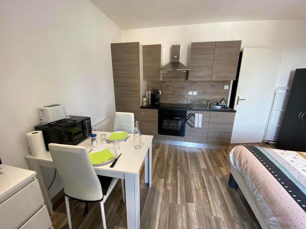 Legend- Parking Prive Gratuit- Terrasse Privee- Wifi - Convert - Alimentec Bourg-en-Bresse Exterior photo