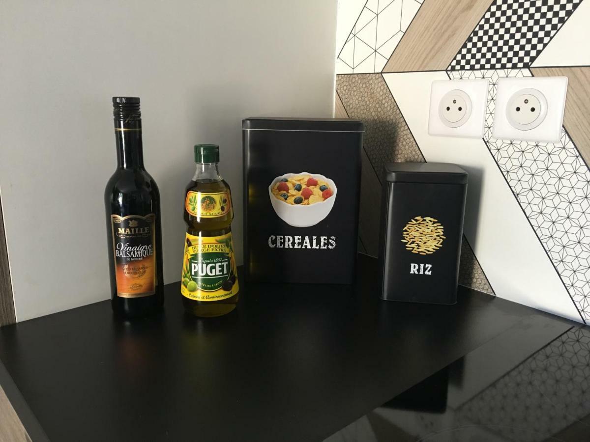 Legend- Parking Prive Gratuit- Terrasse Privee- Wifi - Convert - Alimentec Bourg-en-Bresse Exterior photo